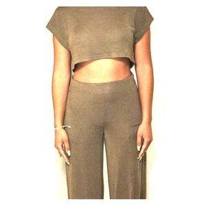 Fashion nova two piece hunter green set.